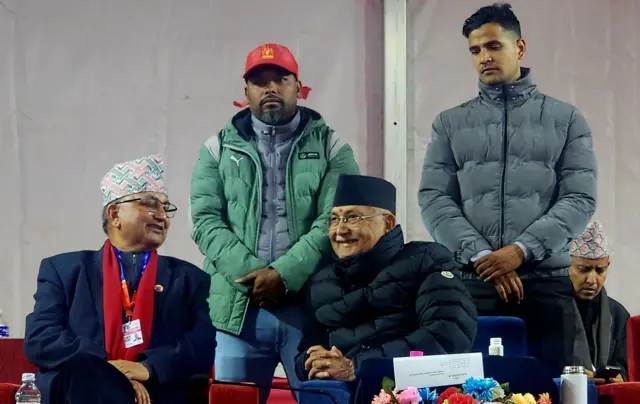 नेकपा एमाले अध्यक्ष केपी ओली र ईश्वर ‍पोखरेल