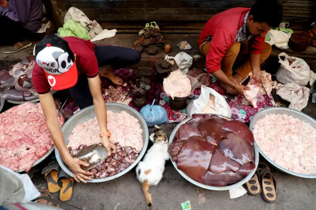 چکنائی میں کھانا