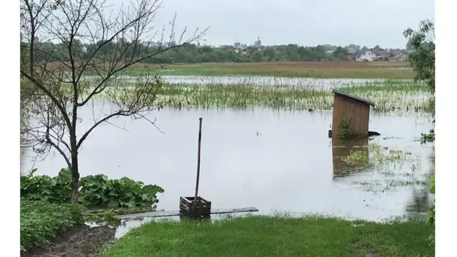 Під водою сотні присадибних ділянок і городів