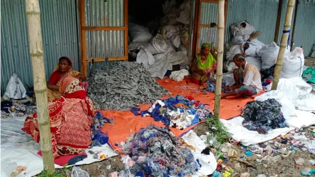 নওগাঁ, বগুড়া ও জয়পুরহাটের তিনটা জেলায় বাতিল সুতার ওপর ভিত্তি করে বিশাল কুটির শিল্প তৈরি হয়েছে। ব