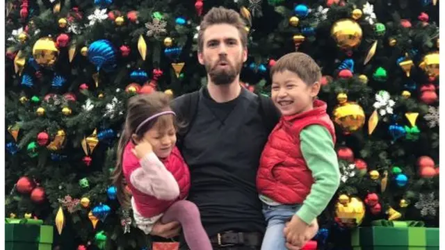 米高. 辛普森与一对儿女