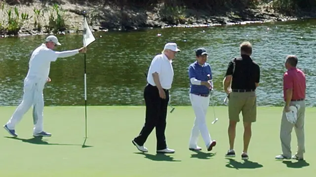 特朗普跟安倍打了一轮高尔夫球。