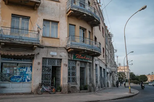 ገለ ካብ ዝተደወነ ምስልታት ኣስመራ