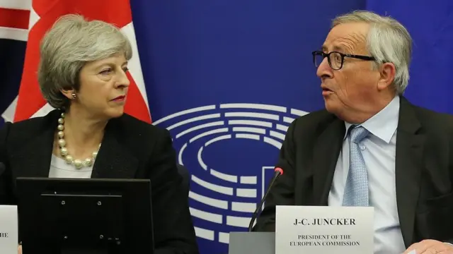 Theresa May pẹlu aṣiwaju ilẹ Yuroopu kan n sọrọ