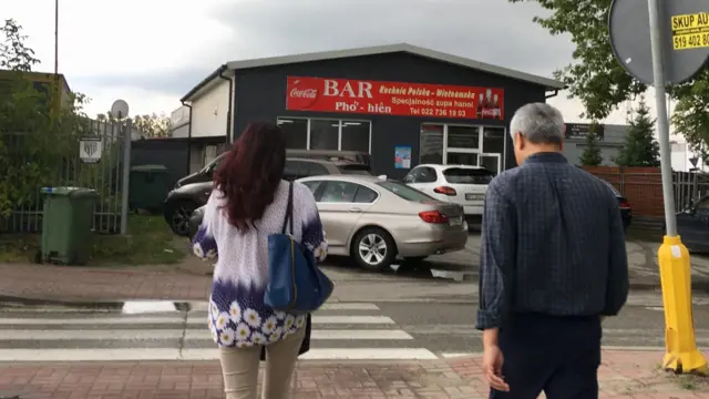Đi tìm thức ăn Việt trong một ngày mưa ở Warsaw