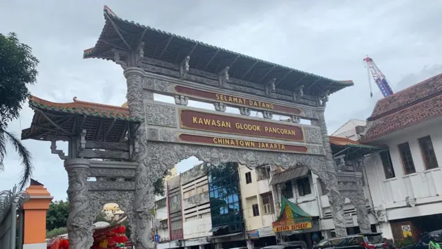 Pintu masuk Glodok yang sudah dibangun kembali dan diresmikan Gubernur Jakarta Anies Baswedan pada 2022