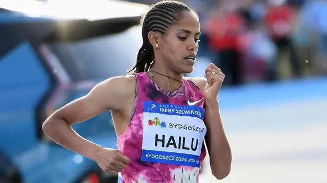 ኣትሌት ፍረወይኒ ኣብ ውድድር