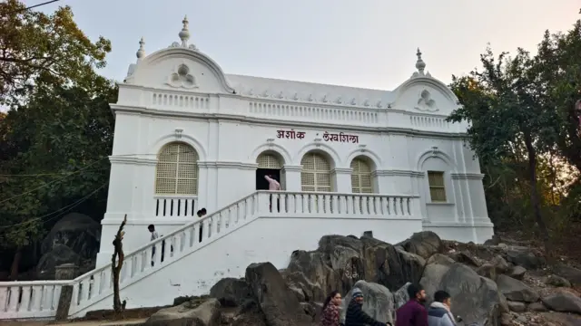 અશોકનો શિલાલેખ, જૂનાગઢ, ગિરનાર, ગુજરાત, બૌદ્ધ ધર્મ, બીબીસી ગુજરાતી