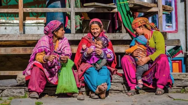 'நாங்கள் அலெக்ஸாண்டர் படை வீரர்களின் வம்சாவளியினர்'