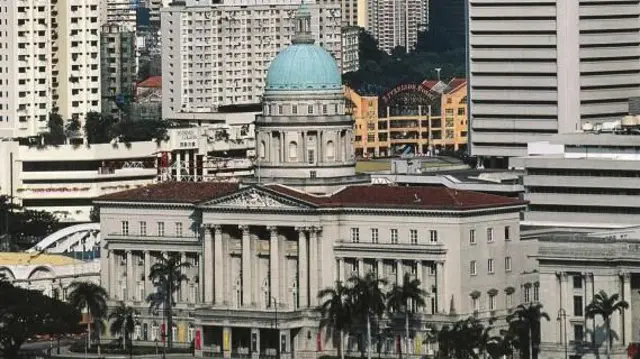 सिंगापूरच्या सर्वोच्च न्यायालयानं म्हटलं की न्यायमुर्ती दीपक मिश्रा यांनी 'अयोग्य पद्धतीनं' निकाल दिला