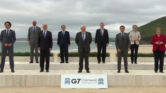 জি-সেভেন জোটের বৈঠকে উপস্থিত নেতৃবৃন্দ