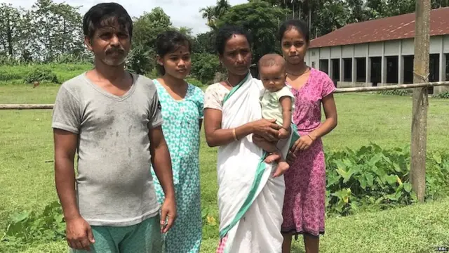 હિમા દાસના પાડોશી રત્નેશ્વર દાસ તેમના પરિવાર સાથે