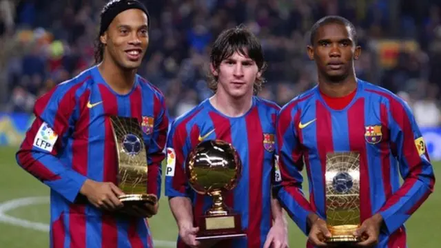 Messi yatsindiye ikirato c'inzahabu mu 2005, mu gihe Ronaldinho, ico gihe niwe yari nomero 10 wa Barca, atsindira agashimwe k'umukinyi w'Umwaka wa FIFA kw'isi 
