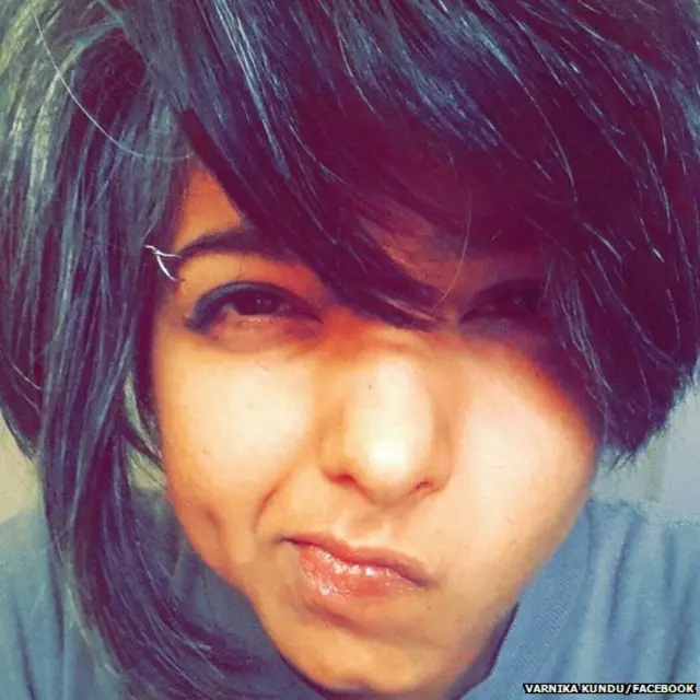 वर्णिका कुंडू, महिला