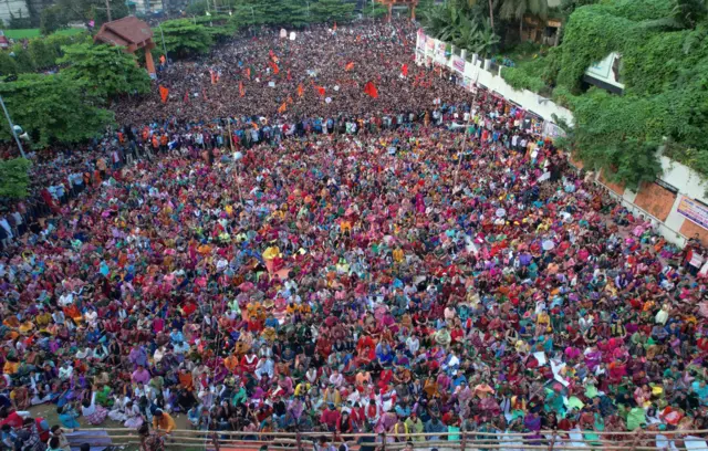 সমাবেশ থেকে আট দফা দাবি জানিয়েছে সনাতন ধর্মের মানুষ