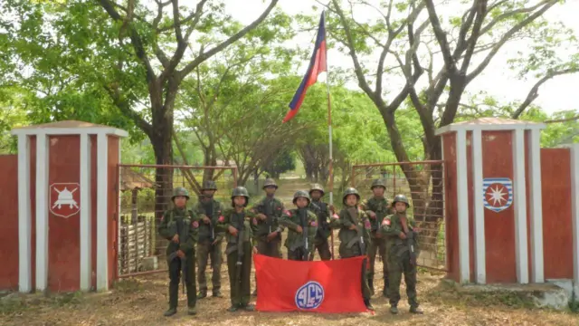  အေအေ သိမ်းပိုက်ခဲ့တဲ့ စစ်ကောင်စီခြေမြန်တပ်ရင်းဌာနချုပ် (ခမရ-၅၆၄) 