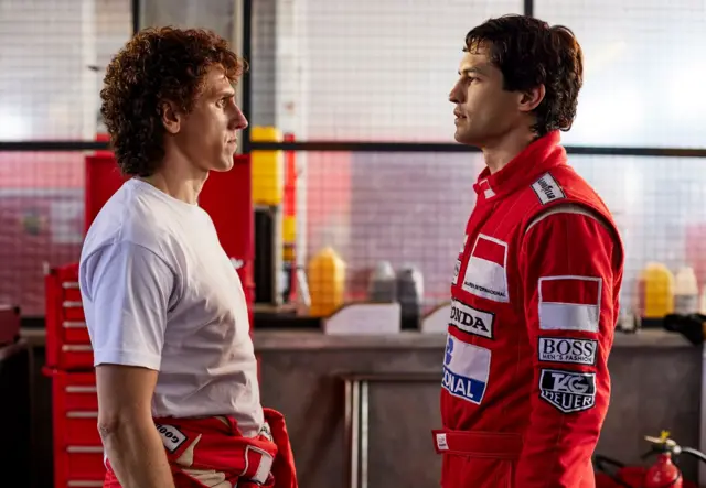 Matt Mella e Gabriel Leone interpretando Alain Prost e Ayrton Senna