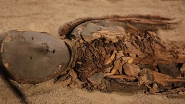 Walifunika nyuso za kwa barakoa