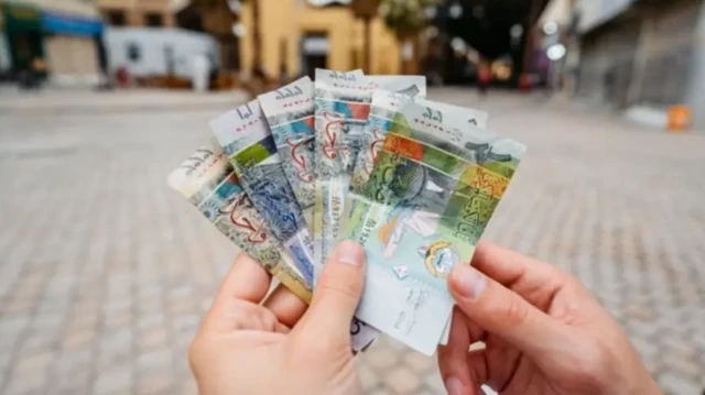 குவைத், கத்தார், ஓமன் போன்ற வளைகுடா நாடுகளுக்கு இந்திய தொழிலாளர்கள் ஏன் செல்கிறார்கள்?