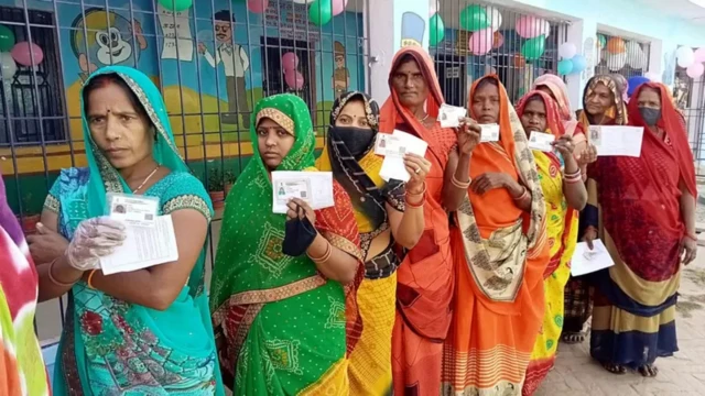 મતક્ષેત્રમાં જ્ઞાતિ-જાતિના સમીકરણોને પણ ધ્યાનમાં લેવાય છે