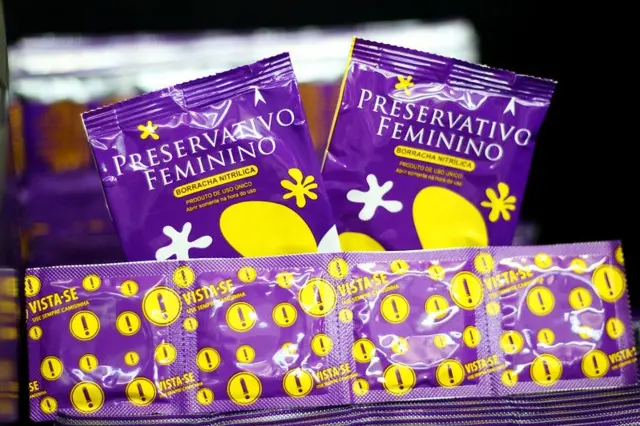 Preservativo masculino e feminino