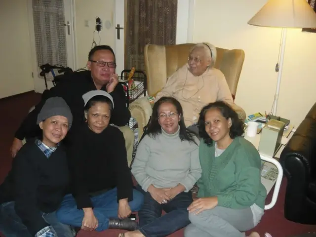 Francisca Fanggidaej dan anak-anak di Belanda