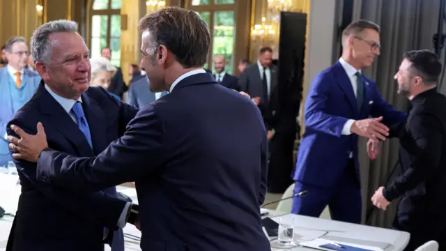 دیدار متحدان اوکراین در پاریس