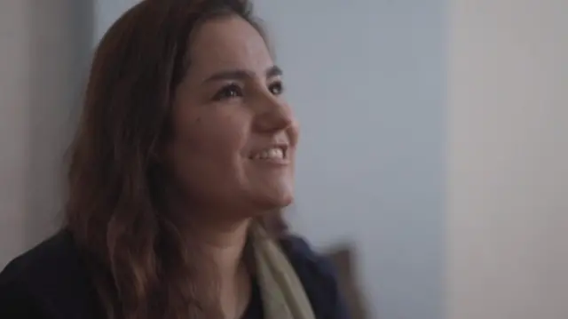 అఫ్గానిస్తాన్ యువతి