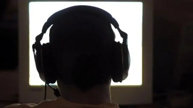 ब्लू व्हेल गेम, वीडियो गेम, मोबाइल यूजर्स