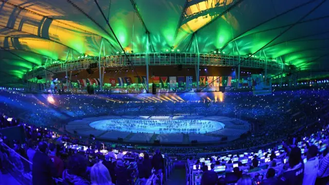 Jinsiy massajchi Rita Argiles bepul