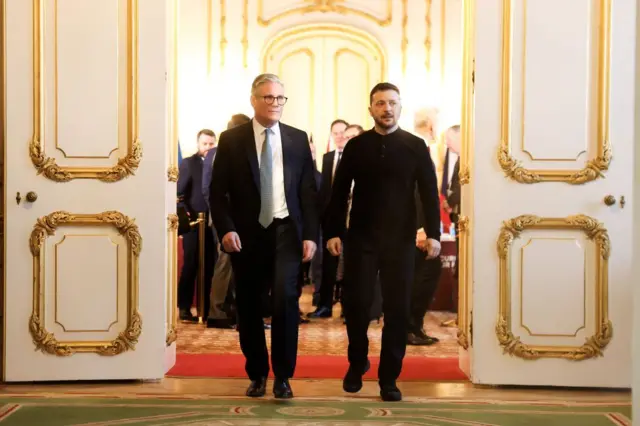যুক্তরাজ্যের প্রধানমন্ত্রীর সাথে ভলোদিমির জেলেনস্কি