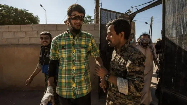 ኣባል ኣይኤስ ተባሂሉ ዝተጠርጠረ ሰብ፡ ኣብ ትሕቲ ቀይዲ ኩርዳውያን