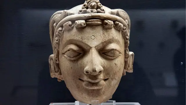 నలంద మ్యూజియంలో విగ్రహం