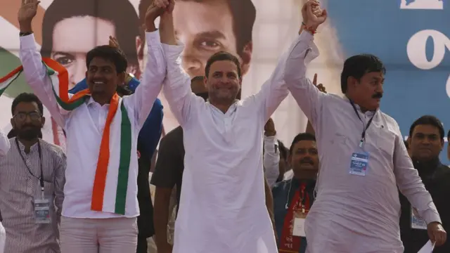 અલ્પેશ ઠાકોર રાહુલ ગાંધી અને કૉંગ્રેસ નેતા ભરતસિંહ સોલંકી સાથે