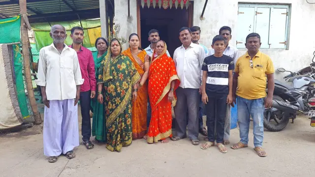 तानाजी पाटील यांचं कुटुंब