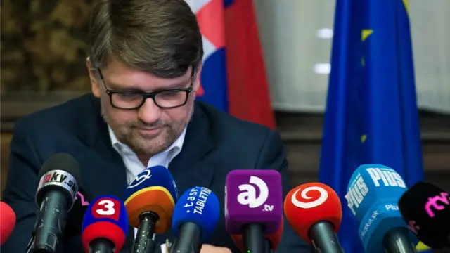 Kültür Bakanı Marek Maradic istifa etti.