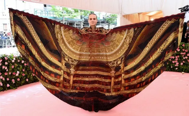 থিয়েটার মালিক জর্ডান রোথ