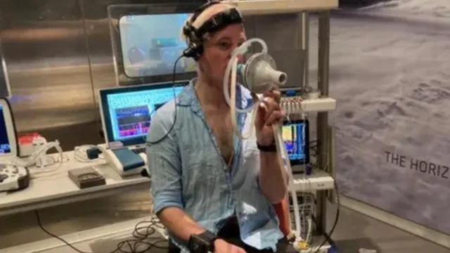 د جامو غوراوی زما نه و. ساینسپوهانو ته اړینه وه چې د تجربې د ترسره کولو لپاره زما د بدن پوستکي ته په مستقیم ډول لاسرسی ولري