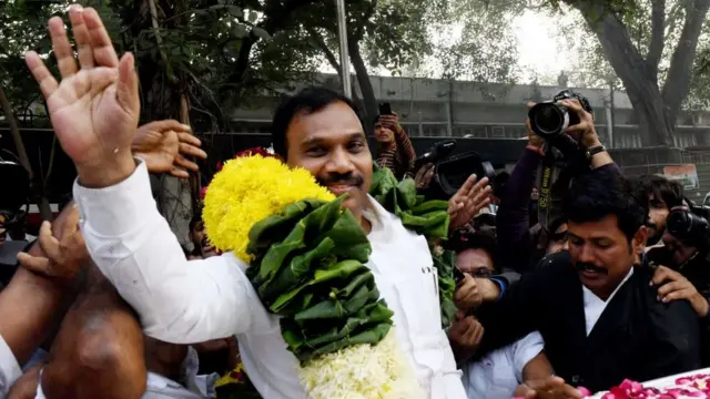 உங்கள் பொதுவாழ்வை கொச்சைப்படுத்தியவர்களை தண்டிப்பது யார்? கருணாநிதிக்கு ராசா கடிதம்