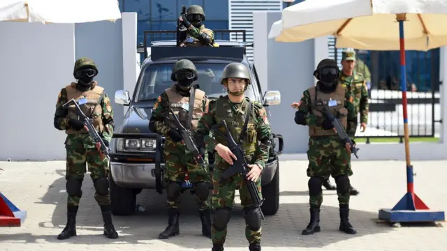 أفراد من القوات المسلحة أثناء تأمين القمة العربية في فبراير/شباط 2019