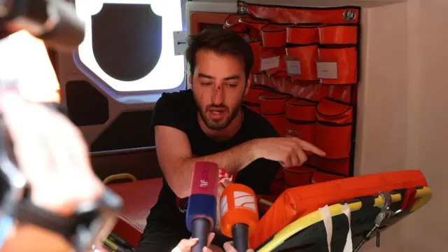 Один из пострадавших журналистов - Торнике Мандария из Радио Свобода (признано в России иностранным агентом)