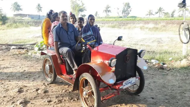 आवटी कुटुंब