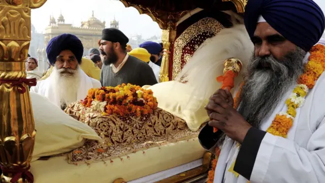 गुरु ग्रंथ साहिब- शीख धर्मियांचे अंतिम गुरू