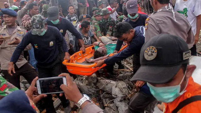 2012 ஆம் ஆண்டில் அச்சே மாகாணத்தில் 8.7 அளவுக்கு சக்தி வாய்ந்த பூகம்பம் தாக்கியது