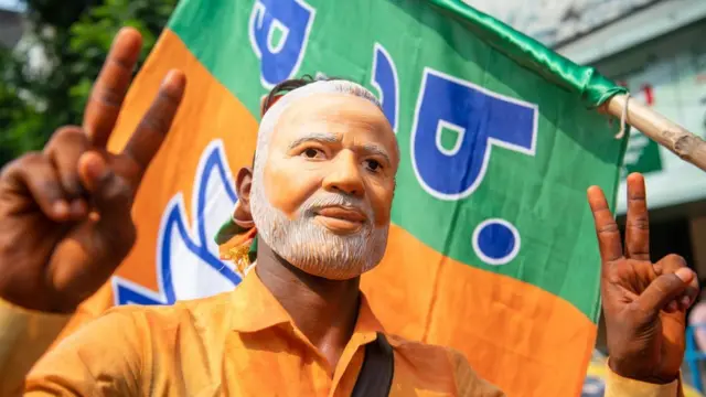 ভারতজুড়ে নরেন্দ্র মোদী'র বিশাল সমর্থক গোষ্ঠী রয়েছে