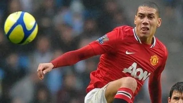 Arsenal inamsaka beki wa Man United Chris Smalling ambaye yuko katika klabu ya Roma kwa Mkopo
