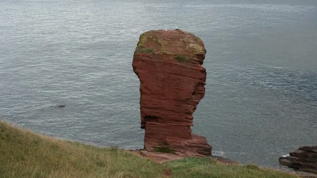 Скала "Голова дьявола" в окрестностях Арброта