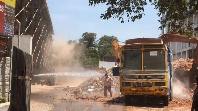 தி சென்னை சில்க்ஸ் கட்டட இடிப்பு (புகைப்படத் தொகுப்பு)