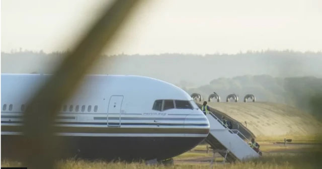 14 ሰነ 2022፡ 7 ስደተኛታት ሒዛ ንሩዋንዳ ዝነቐለት ነፋሪት፡ ድሒሩ ብዝመጸ ትእዛዝ ቤት ፍርዲ ሰብኣዊ መሰላት ኤውሮጳ ደው ኢላ