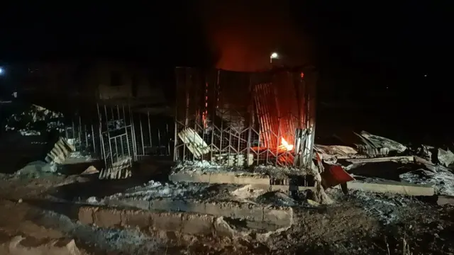 Ilé tí iná tí kò ì tíì jó tán